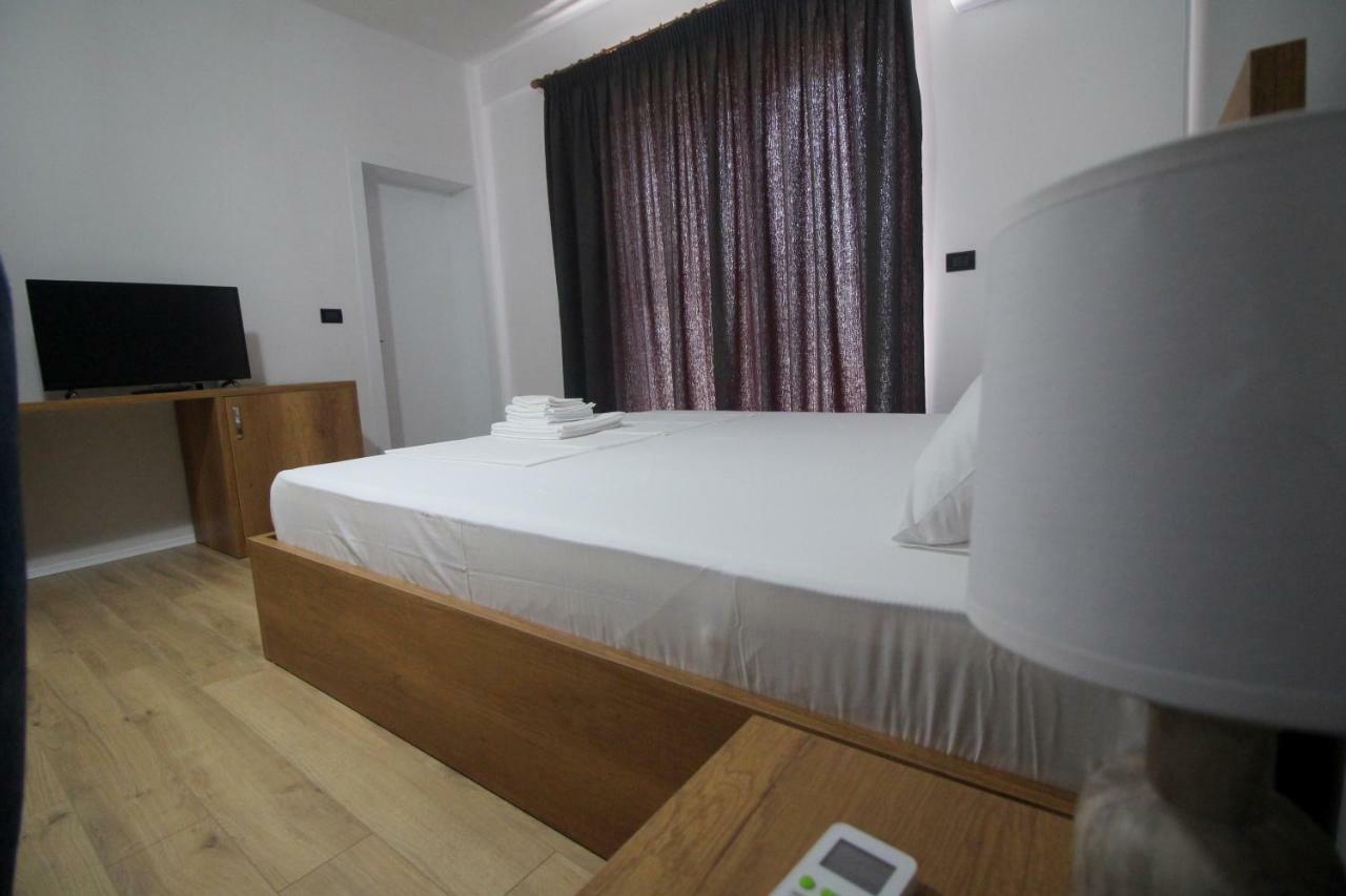 Hill'S Residence Sarandë Buitenkant foto