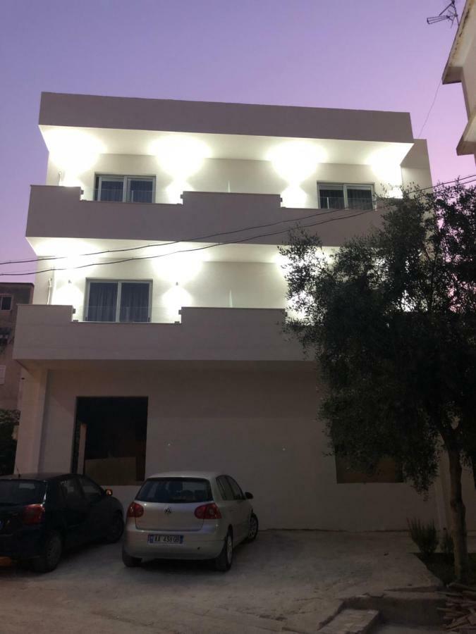 Hill'S Residence Sarandë Buitenkant foto